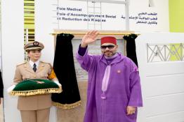 Image du Maroc Professionnelle de  Sa Majesté le Roi Mohammed VI, inaugure un Centre d'addictologie au quartier Sidi Moumen à Casablanca  - Fondation Mohammed V pour la Solidarité, le 24 Mai 2018 (Photo/ SPPR) via Jalilbounhar.com 